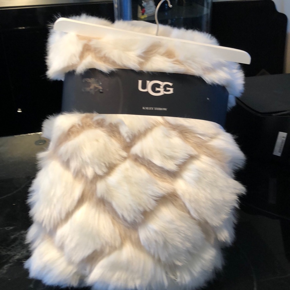 Ugg kaley throw